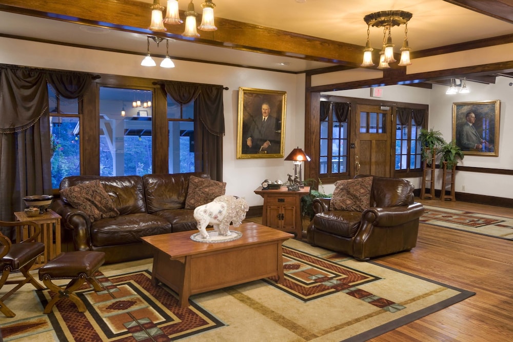 State Game Lodge at Custer State Park Resort