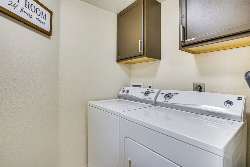 Family-friendly Condo w/ Pool Access in Phoenix!