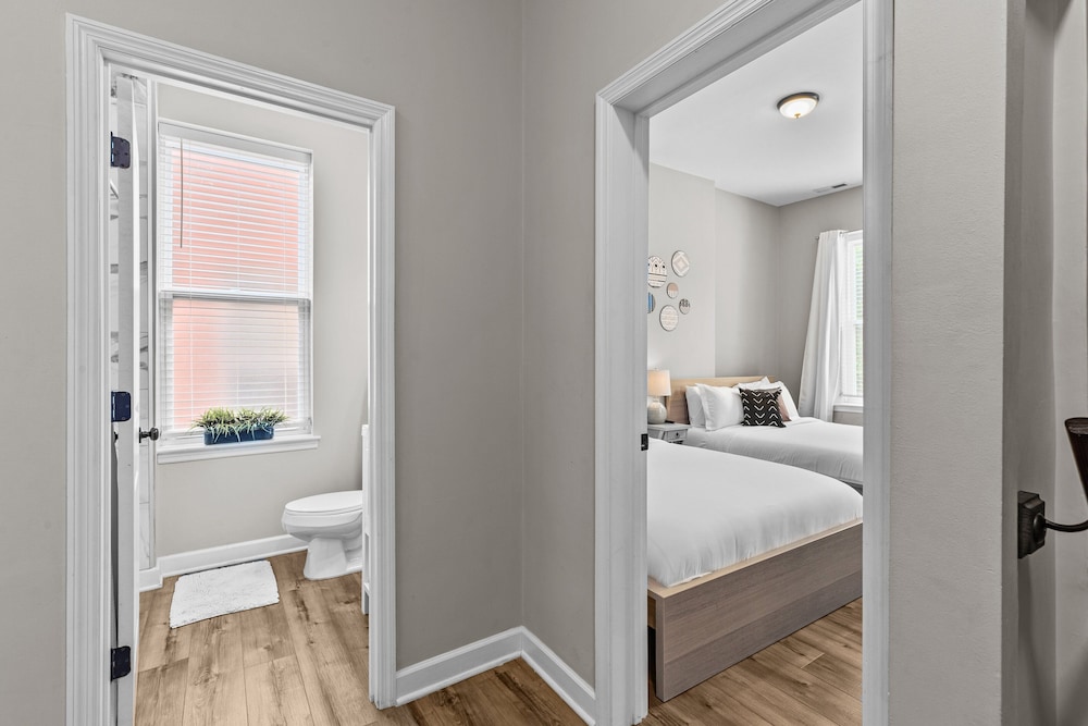 St Louis Vacations - Alluring City Escape Right JZ Vacation Rentals - Property Image 30