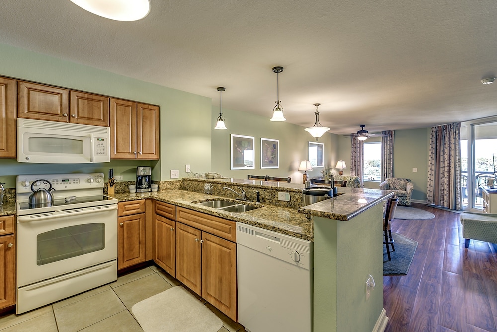 Tilghman Beach and Golf Resort by Condo-World