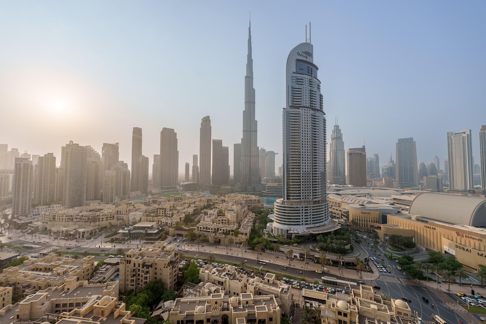 Maison Privee - Modern Chic Apt w/ Unobstructed Burj Khalifa Views — Dubai