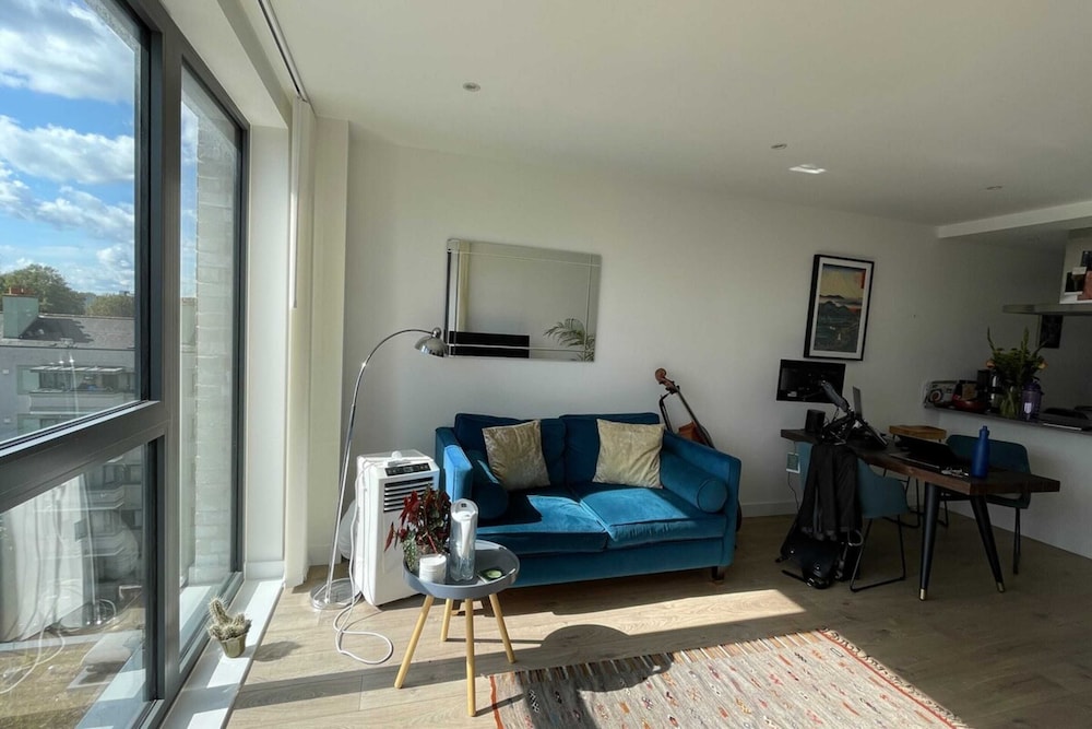 Bright & Modern 1BD Flat - Limehouse!
