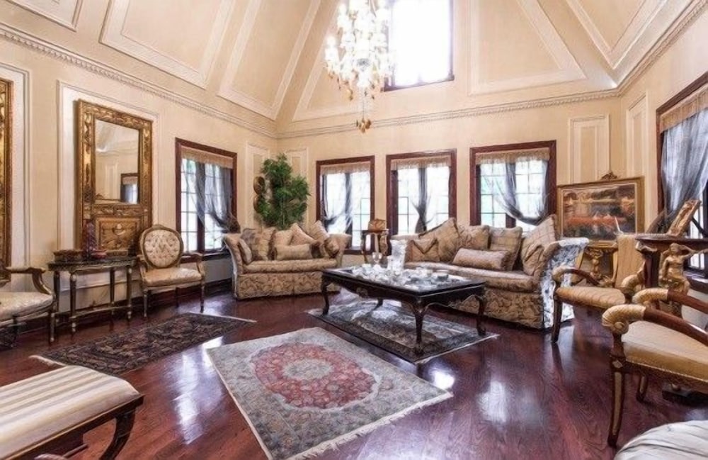 Chateau Olivier - Image 4