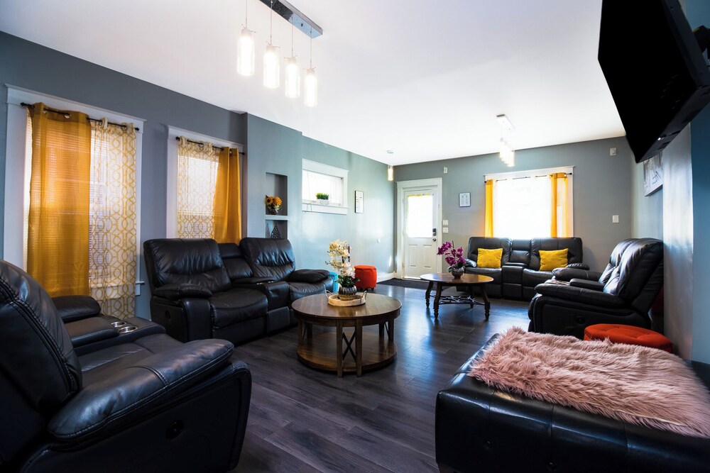 Double House Rental – 11Br Perfect For Big Groups