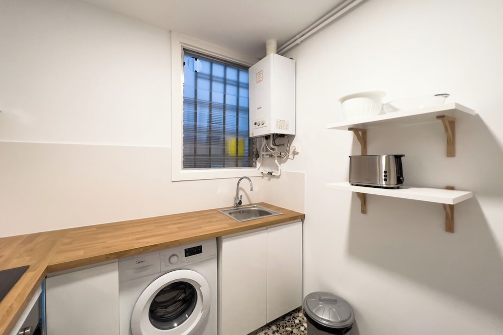 BeBarceloner Eixample Apartments
