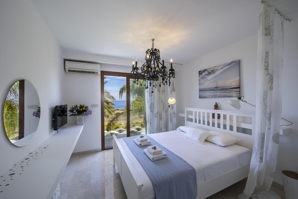 El Greco Seafront Villa