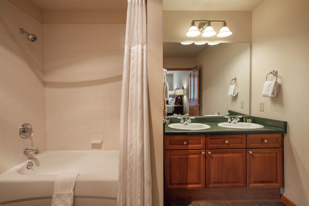Winter Park Resort Lodging - Zephyr Mountain Condos