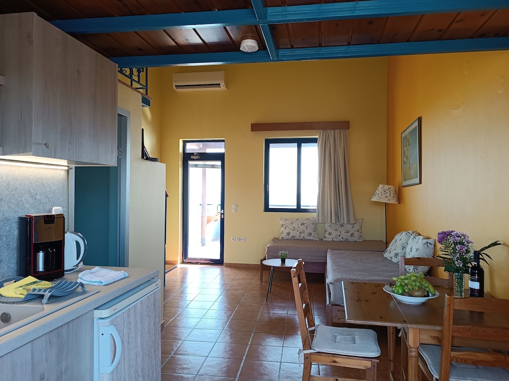 Paraktio Beach Apartments view 5