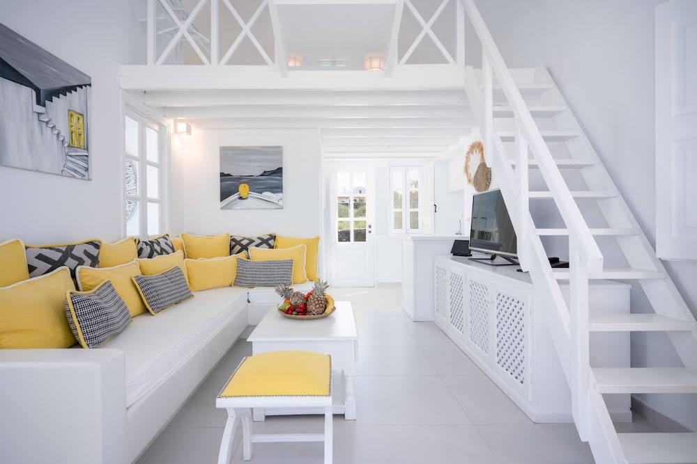 Oia Sunset Villas