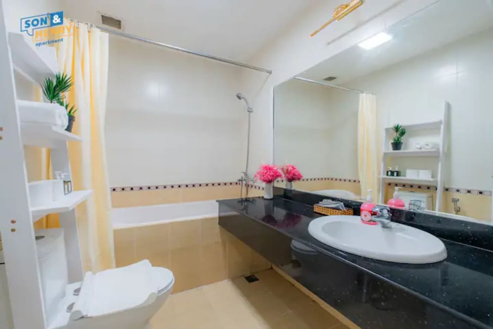 Salute de Sailing Tower Luxury Apartment
