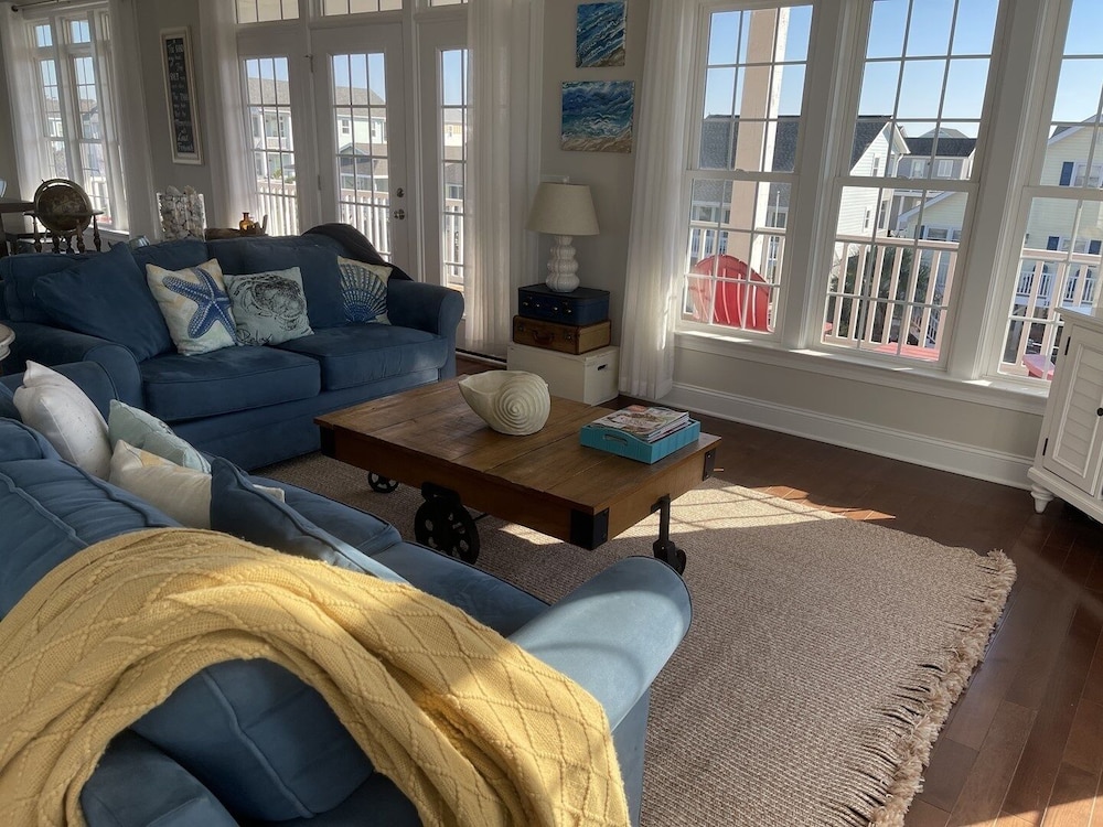 Compass Rose 4 Bedroom Home by RedAwning