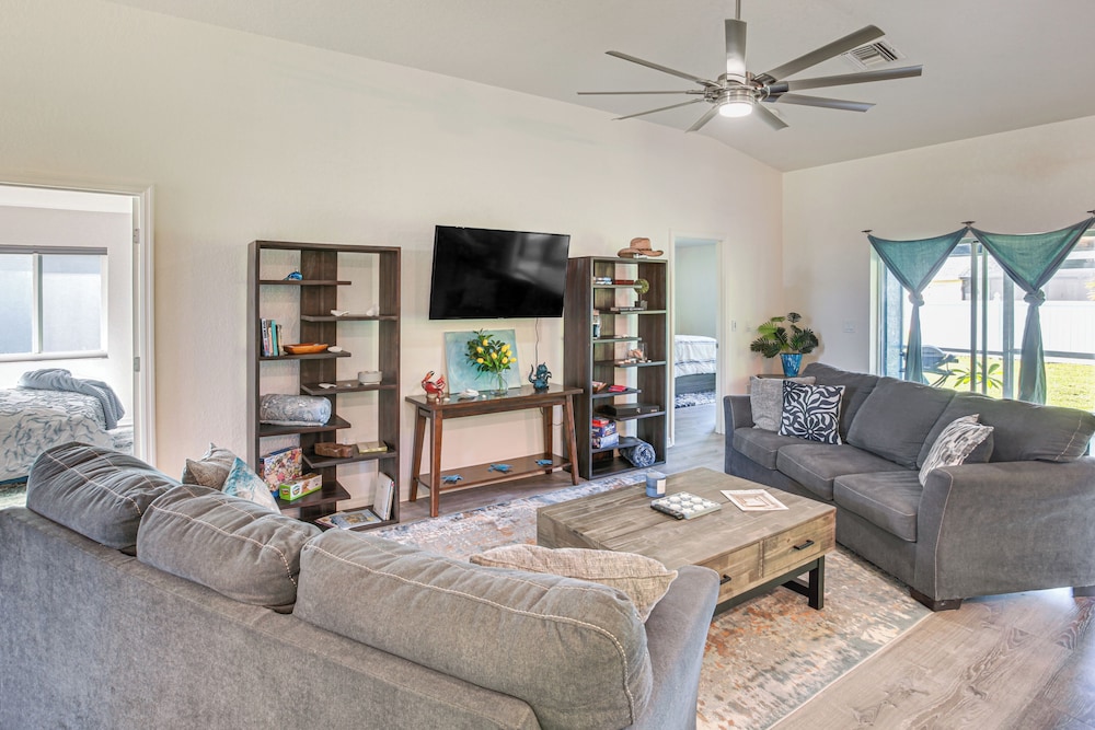 Swim, Golf & Hike: Family Home in Rotonda West!