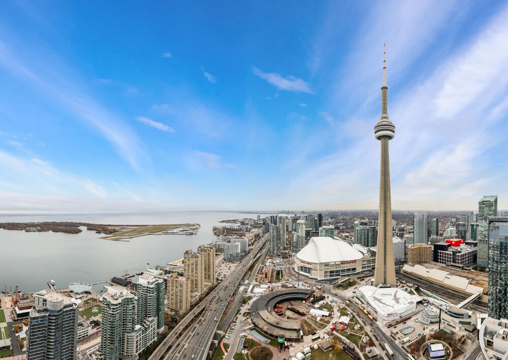 Platinum Suites - Breathtaking CN Tower View - Image 2
