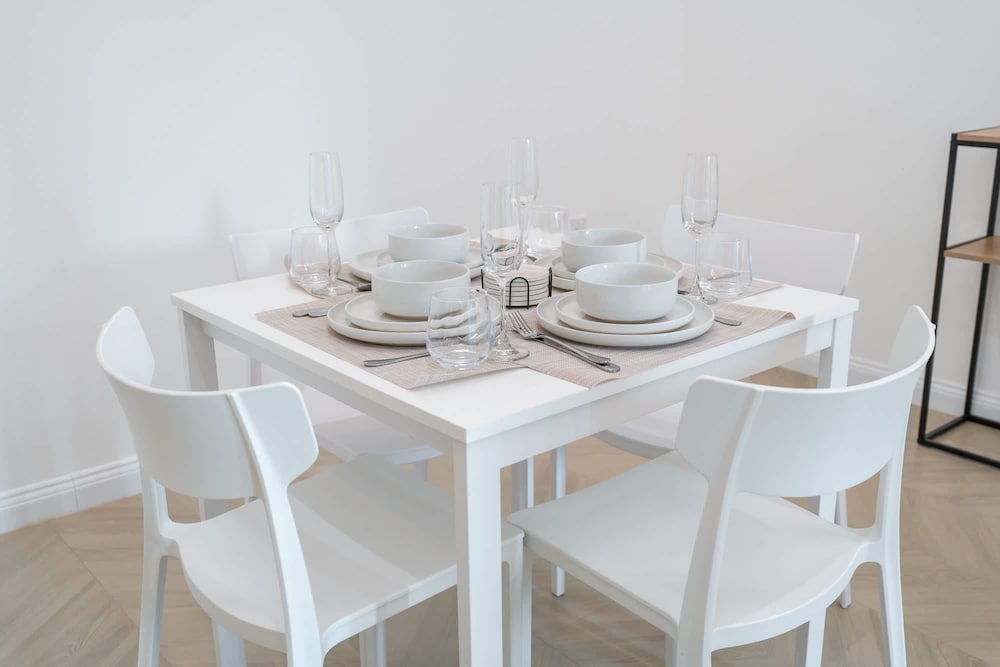 A Fabulous 1 Bedroom Apartment in Marina Pinnacle