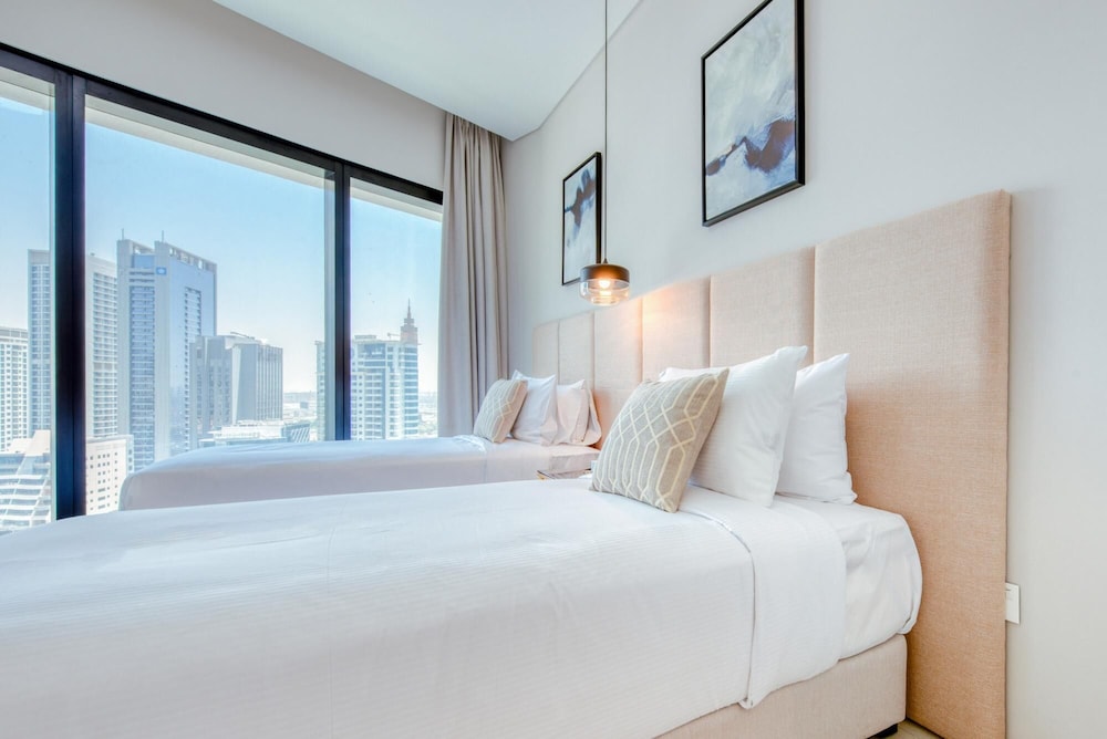 Luxury Sea View 3BR Maid Apt at the Address JBR