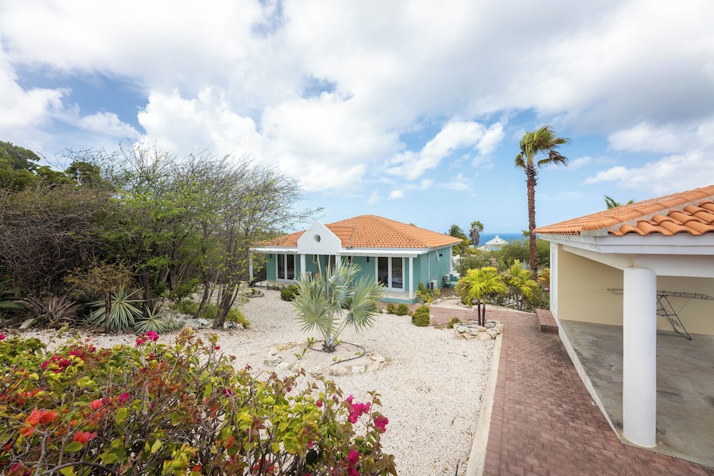 Coral Estate Holidays