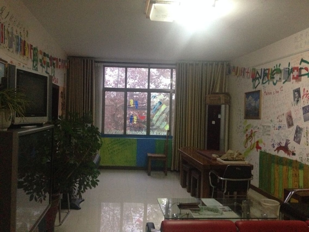 Dengfeng Climb International Hostel