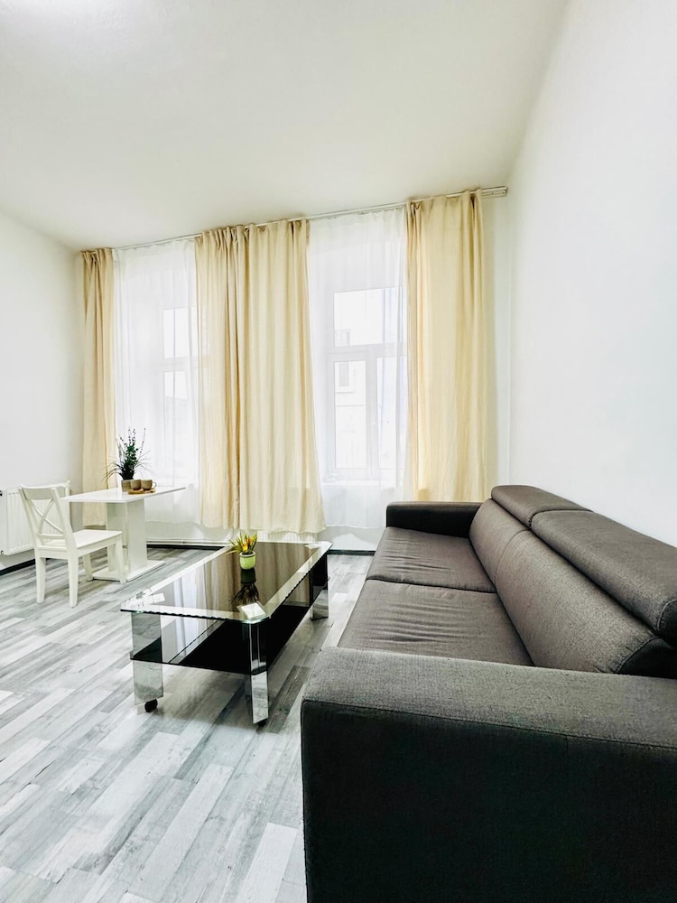 Beautiful Studio Apt Near Rathausplatz