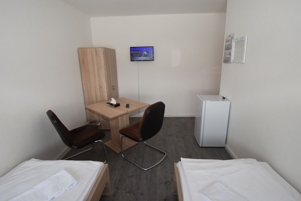 Messezimmer AB Apartments view 4