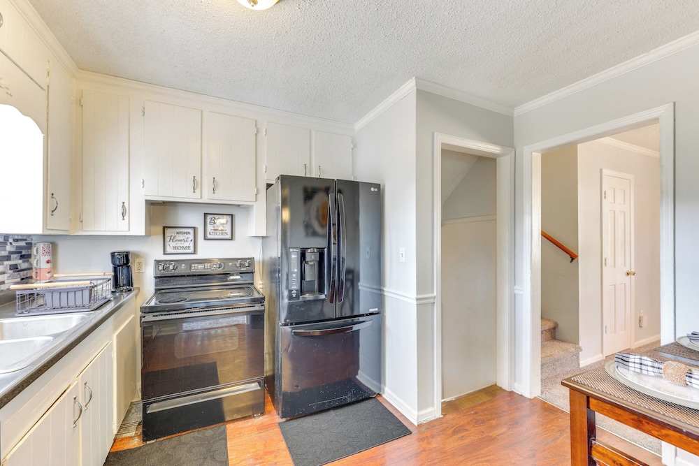 4 Mi to Dtwn: Home w/ Deck & Yard in Wilson