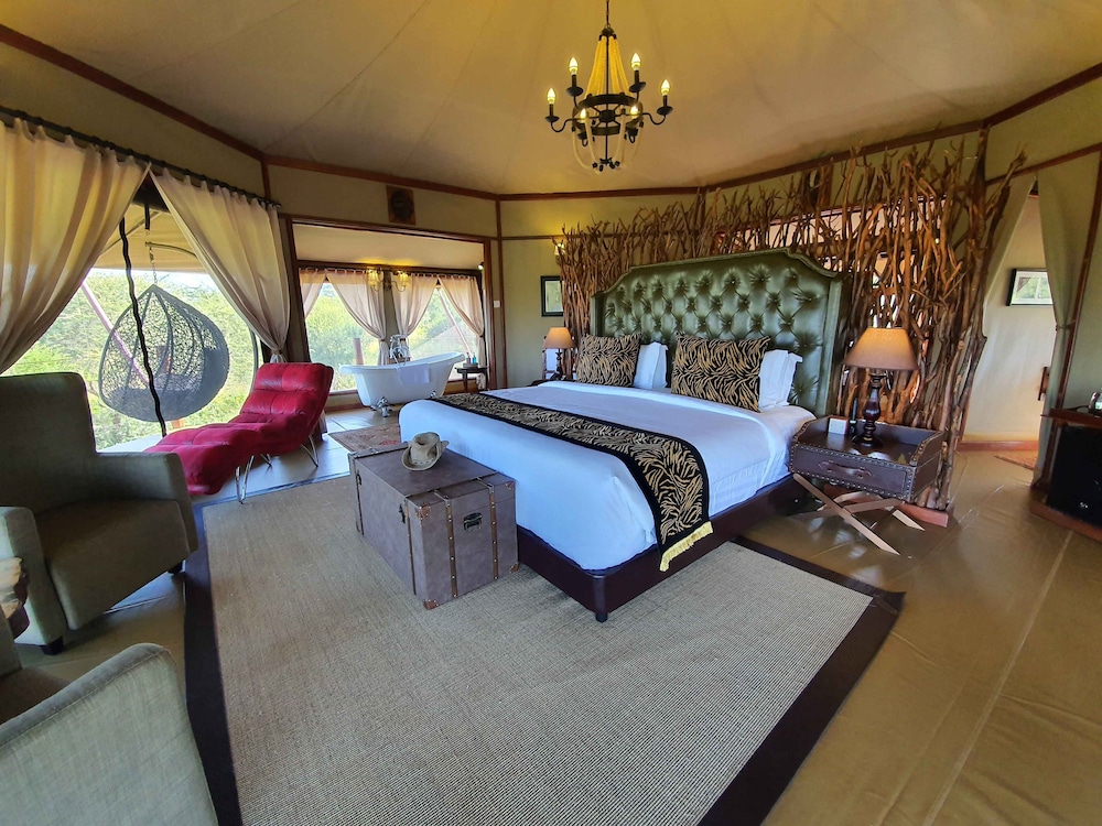 TARANGIRE KURO TREETOP LODGE view 4