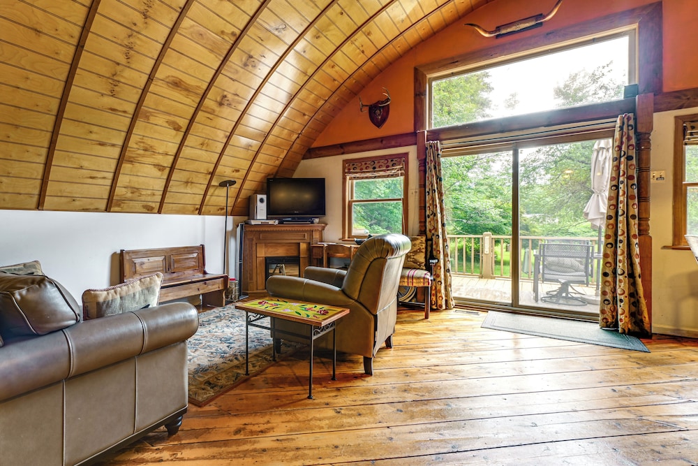 Hike & Fish: Delaware River Cabin w/ Views