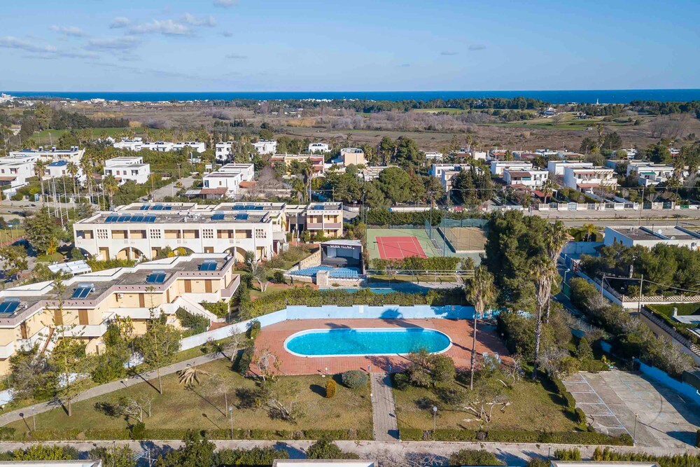 Glicine Apartment With Pool in Residence view 3