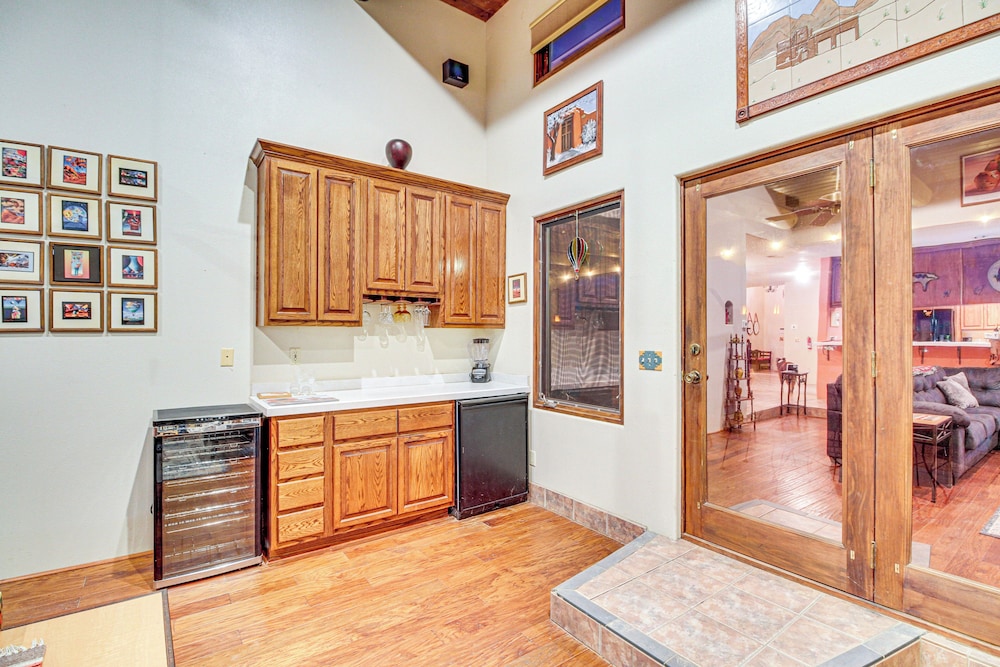 Stunning Sandia Mtn Views: Rio Rancho Retreat