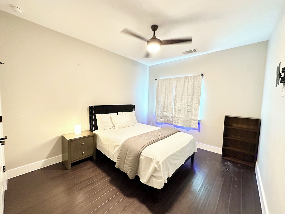 5 bedroom house near COTA AUS