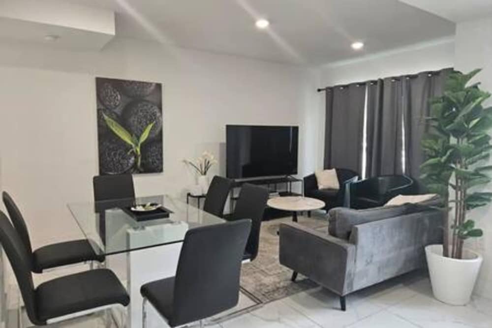 25893 Sw 144 CT 3 Bed 2 5 Bath Townhome Rooftop 1 Parking Spot