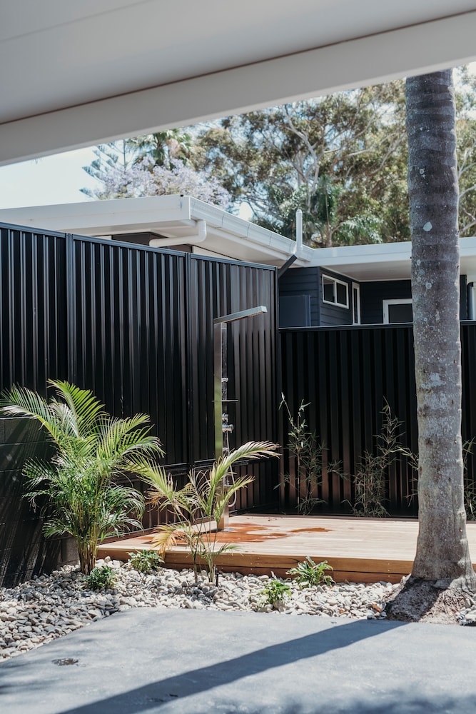 Nelson Palms Motel