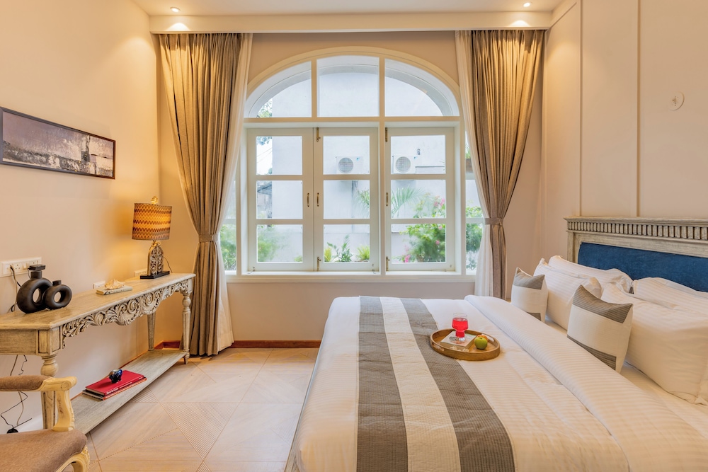 Esh Cottages Birch | Hillside 4-BHK Hideaway With Lush Garden, Common Pool, & Gaming Zone