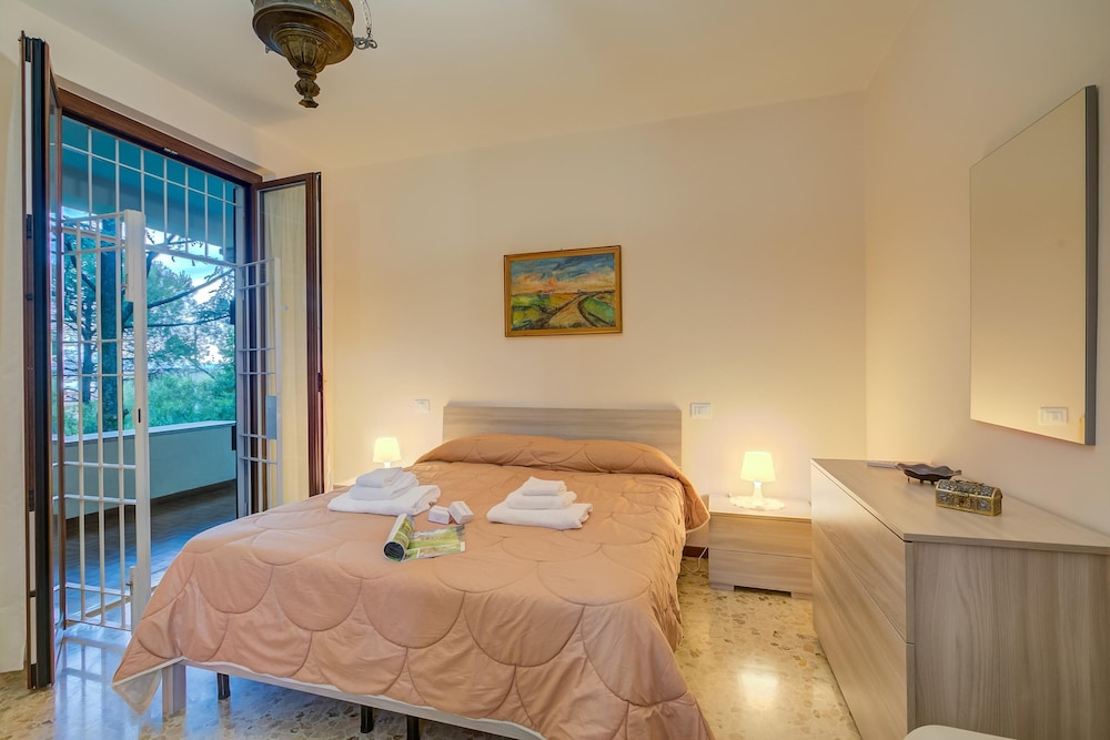 Villa Alberti 900m From Garda Lake photo 4