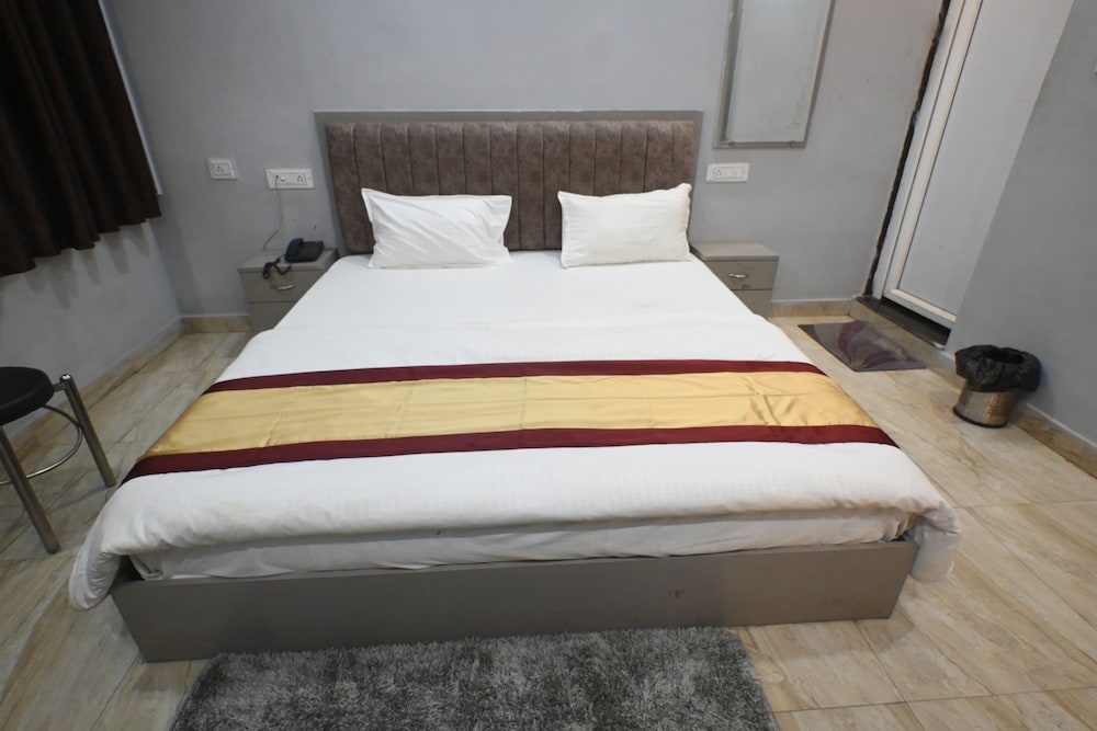 sandhya paying guest house