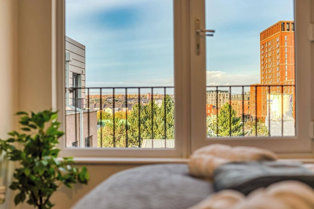 Salford Duplex Apartment - Near City Center
