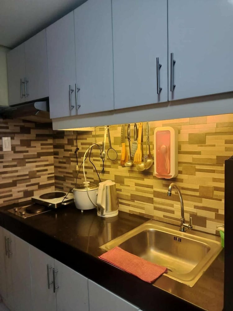 Spacious 1-bedroom Condo in Quezon City With Private Pool