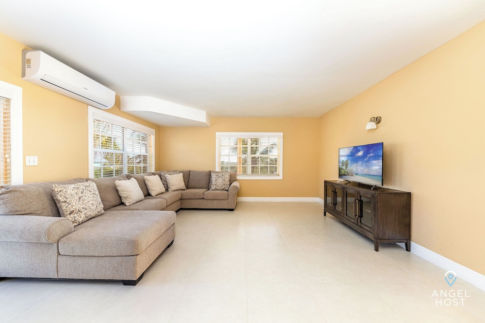 Bright & Roomie Bottle Creek Apts - Photo 8