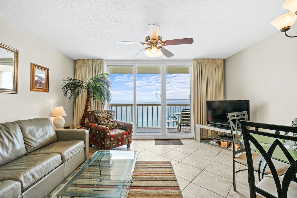 Pelican Beach Resort by Panhandle Getaways
