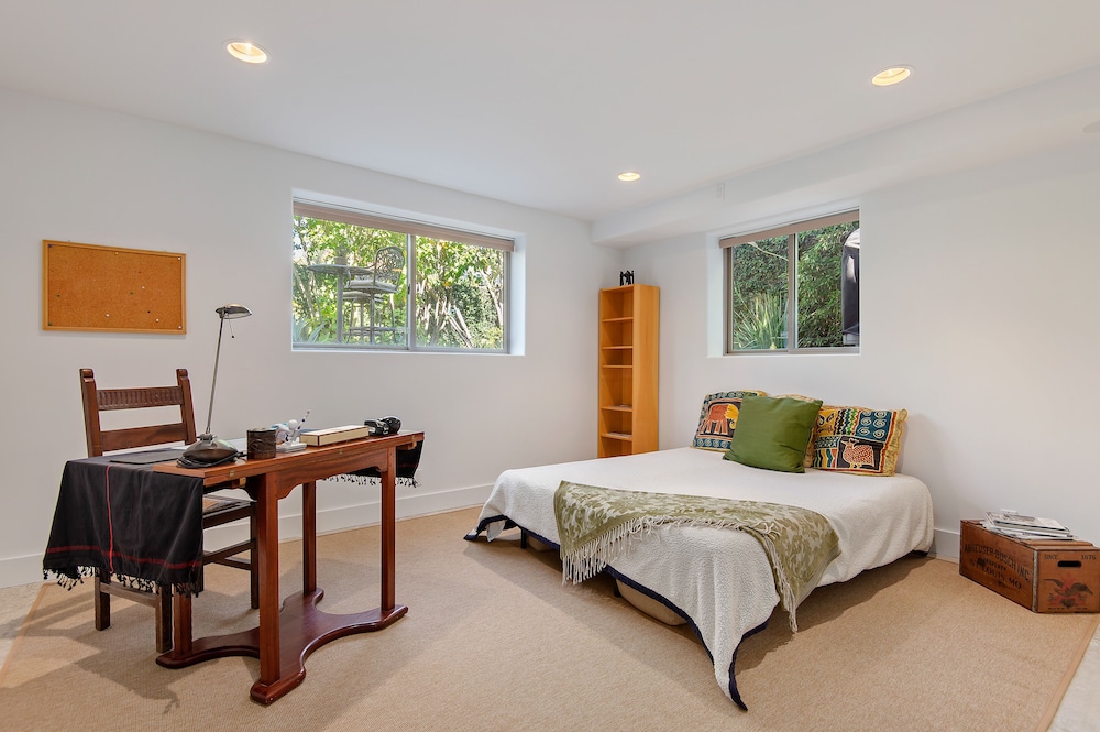 Shoreline Park House view 4