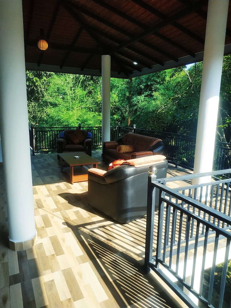Four Seasons Safari Resort udawalawa