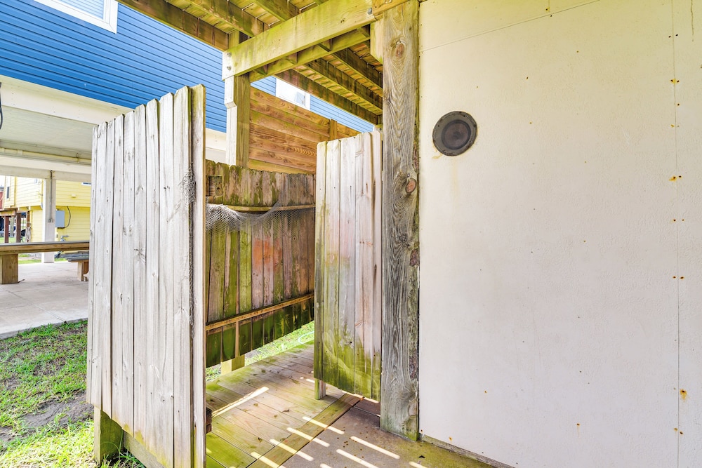 Intracoastal Views & Deck: Surfside Beach Home