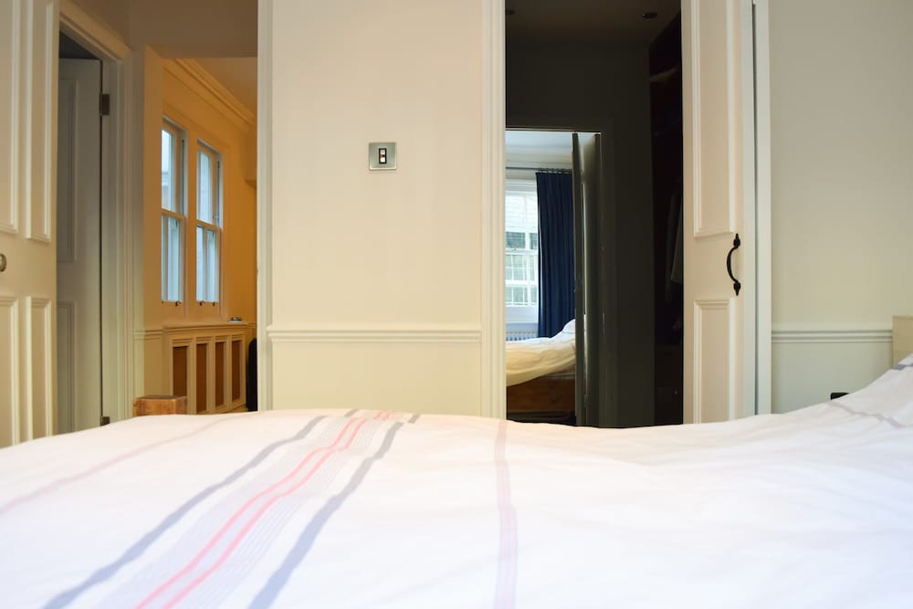 Large 2 Bedroom Apartment in Central London