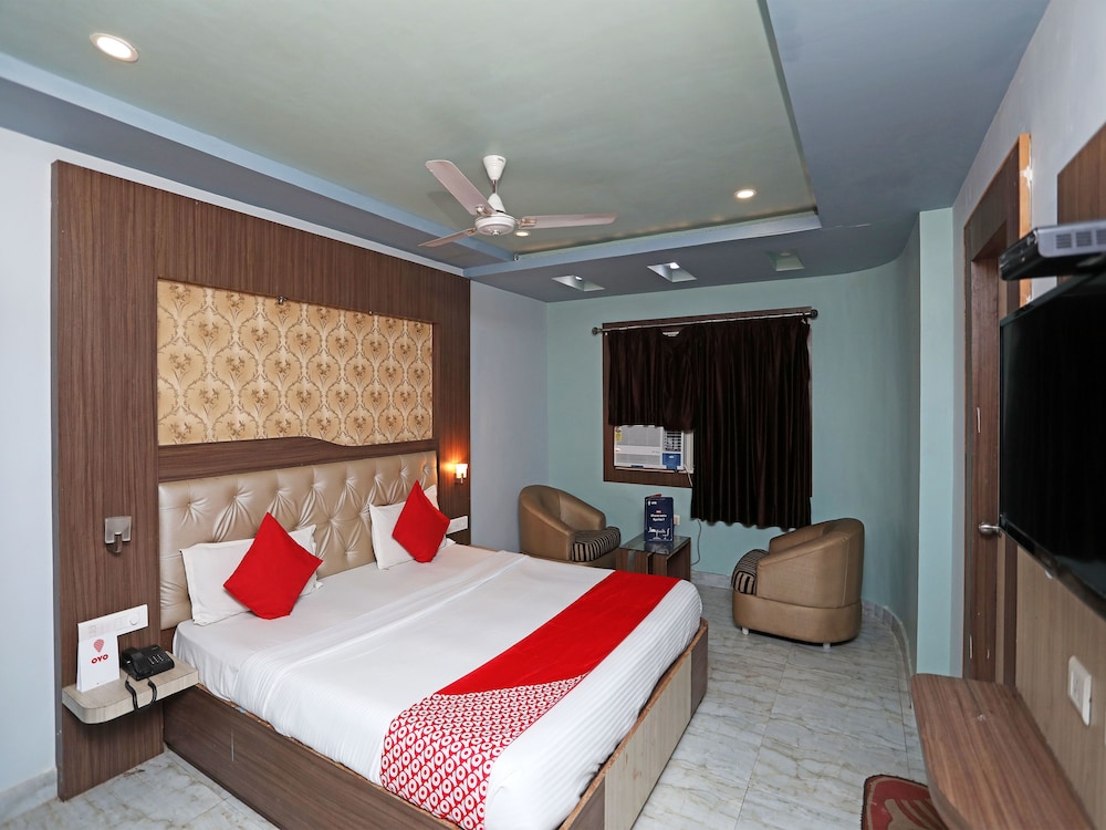 OYO 16173 Hotel Dk