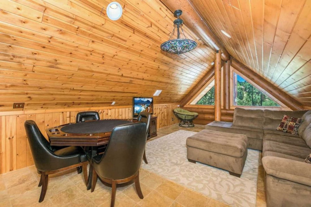 Sleeps 27 2 Homes Near the Lake, Hot Tub + Views Castle Glen Estates