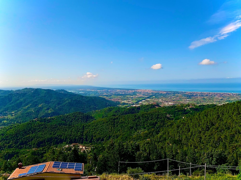 Apartment - Sleeps 2, Balcony & Parking
