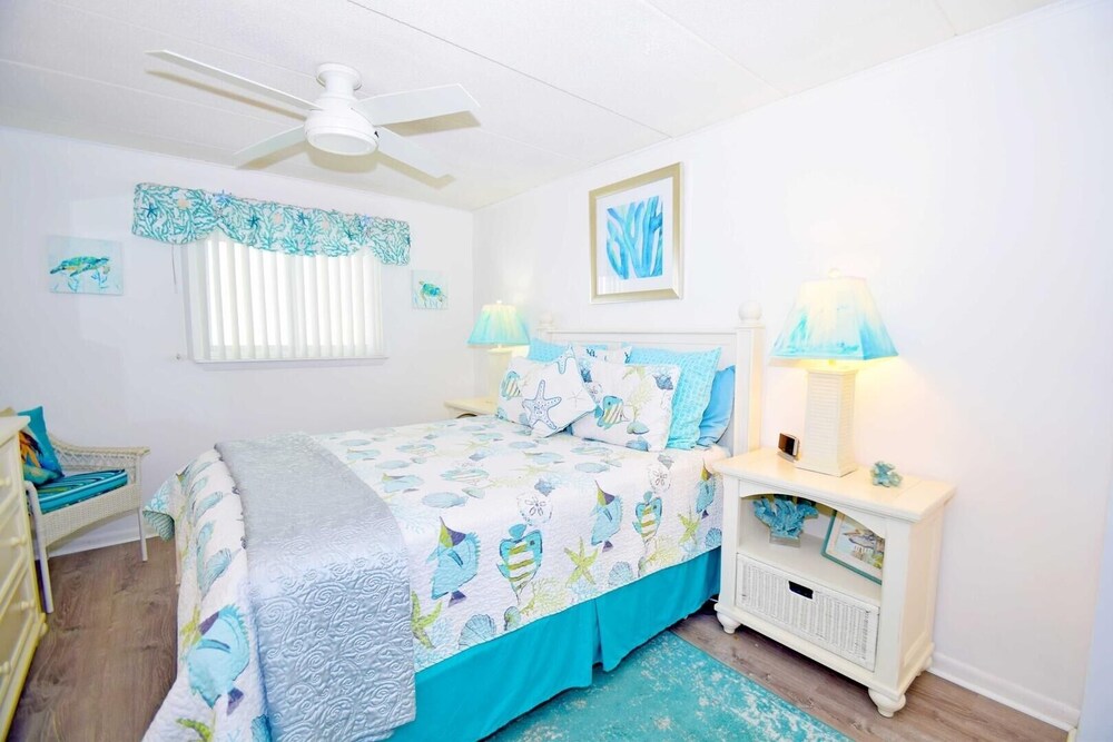 Thunder Island 15a 2 Bedroom Condo by RedAwning view 5