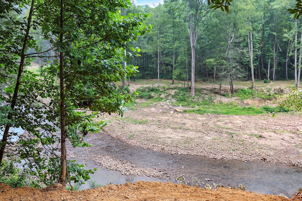 Secluded Mountain Retreat With Stunning Views 4 Bedroom Home