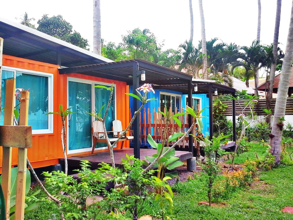 Think & Retro Cafe Lipa Noi Samui