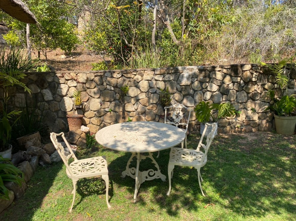 Stunning Private Cottage in the Heart of Nyanga - 2095