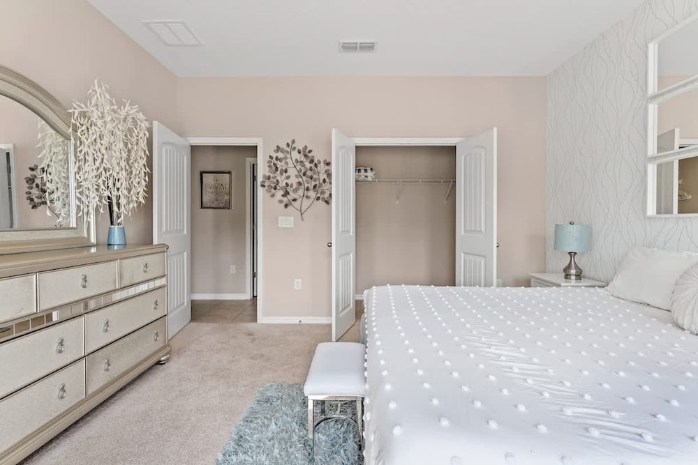 Themed Mickey Bedroom 4BR at Solterra